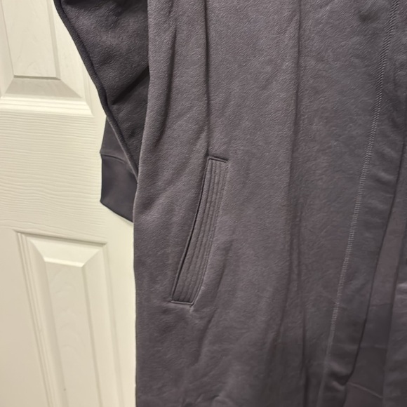 Black Hooded Robe - Picture 4 of 13